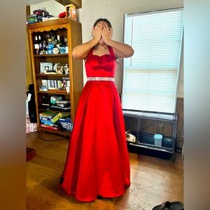 Red dress/gown/prom/homecoming/wedding/maid of honor/dama